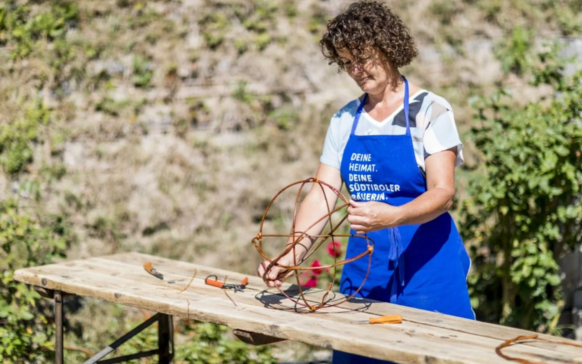 Bild 5 Weidenkugel_Brigitta Trenkwalderarminhuber_2017 23_800x533.jpg
